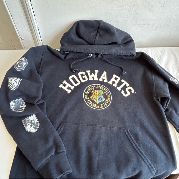 Harry Potter Hogwart's Hooded Pullover Sweatshirt - Picture 3 of 13